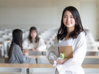 大学無償化の基準は年収だけではないって本当？ 保有資産の基準はどれくらい？