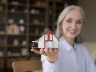 定年退職後に住み替え。注意しておきたいポイントを解説