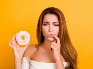 あまりの値上がり続きでお菓子類やお酒を控える人も多い？