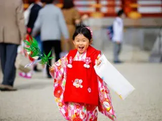 七五三のお祝いはどうすればいい？ 祝儀やプレゼントにかける金額とマナーは？