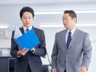 令和の今でも「公務員は安泰な職業」？ 年収はいくら？