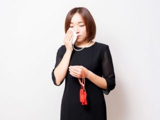 奨学金やカードローン、借金を残して亡くなったら返済はどうなる？