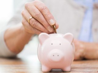 老後生活の不安の約8割は公的年金の少なさ！ 年金受給額を増やす方法とは？