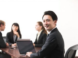 「管理職」になると残業代が支払われなくなるのはなぜ？