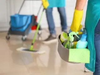 年末に備えてお家のお掃除サービスを検討中。平均費用はどれくらいかかる？