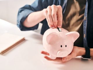 「50代の貯蓄の平均額」は？ 老後資金を増やすための方法って？