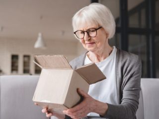 60歳以上で通信販売の消費者トラブルが増加している!? 効果的な防止対策とは？