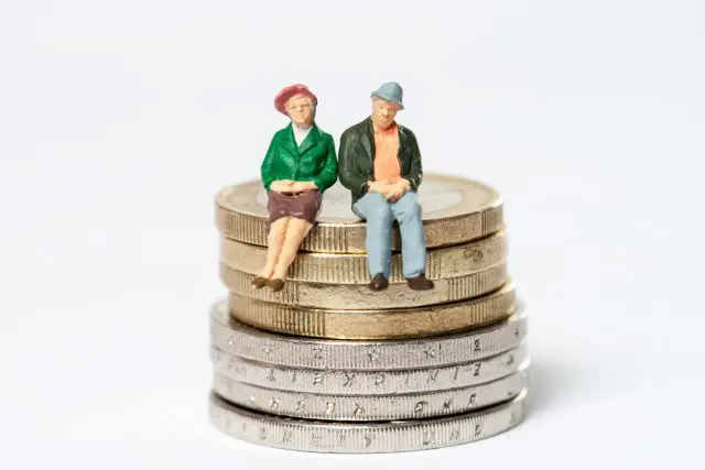 年金制度以外で、老後資金を補う方法を教えてください！