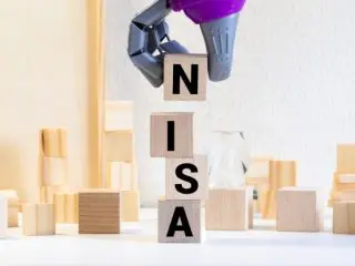 NISA利用者で年収500万円未満の人はどのくらい？ 貯蓄額はいくらぐらい？