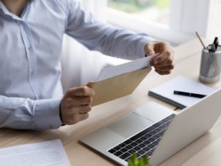 35歳、年金機構からこれまでと違う「ねんきん定期便」が届きました。どういうことですか？