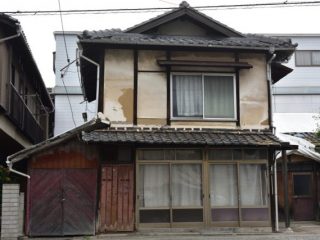 「地方の実家」が空き家に…条件にあてはまると「税金が軽減される」って本当？ 空き家の費用負担について解説