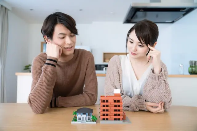 【年間約30万円の差！】「マンション・戸建て」はどちらを購入するべき？ メリット・デメリットを比較