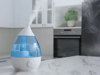 部屋が乾燥するので「加湿器」をつけっぱなしにしています…電気代は1ヶ月でいくらになりますか？