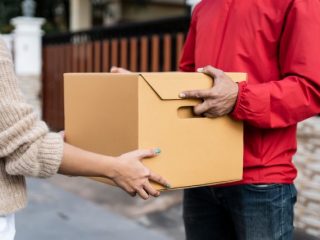 家族宛ての荷物が【代引き詐欺】だった！ 「直ちに処分できる」ってホント？ 対象外のケースはある？