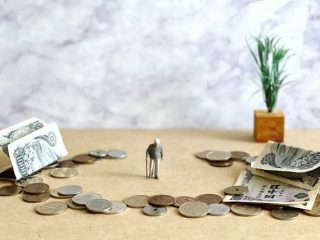 年金は一括で受け取れる？ 受け取れる人の条件と受取額と税金は？