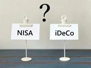 つみたてNISAとiDeCo、どちらを選ぶ？ つみたてNISAは若年層・iDeCoは中年層？