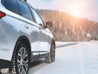 雪国に転勤になりました。「車」はなにを基準に選べばいいですか？ おすすめの車を教えてください