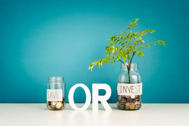 【余剰資金でお金を増やしたい】貯蓄と投資、どっちを選べばいい？