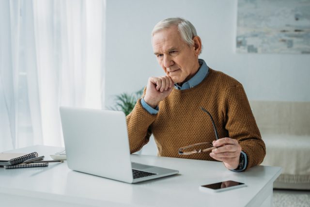 70歳以上がフルタイムで働く場合、社会保険に加入できる？ 注意すべき点は？