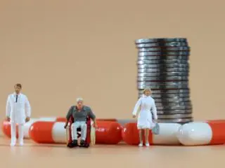老後の生活を圧迫する「医療費」。国民健康保険料も併せるといくらかかる？