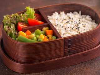 【あたしンち】母の「ミックスベジタブル弁当」は実際作るといくらかかる？ 歴代のユニークなお弁当も紹介