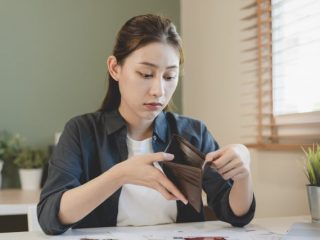 【30歳会社員】年収300万円あったけど退職して収入がなくなった！ 年金が払えないけど放置してもいい？