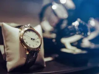 【高級腕時計】200万円超の時計は正規店と並行輸入店のどっちで買う？ 30歳のオーナーの選択は？
