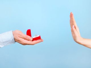 彼女の親に「年収400万では不安」と言われました…結婚するなら年収はどのくらい必要ですか？