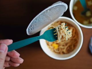 みんなどう節約してる？ 「カップラーメンのスープ」「食材の残り物」「ポリ袋」などを使ったお手軽アイデアを紹介！