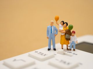 年収500万円は貯金できる？ 家族構成ごとの目標貯金額を解説