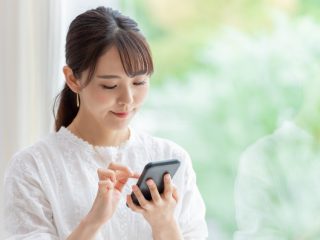 スマホから国民年金保険料を納付できる!? スマホアプリによる電子決済とは？