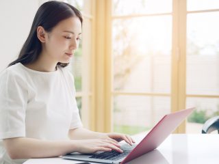 正社員からフリーランスのWebライターに。年収はどうなる？ スキルや稼ぐコツも紹介