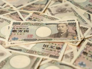 都内の現金落とし物は約40億円！ 拾った人の権利を知っていますか？