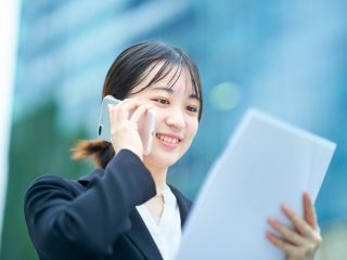 「中小企業」から内定をもらいましたが「大企業」のほうが安心でしょうか？ どんなメリットがありますか？