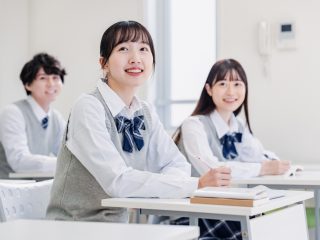 中学生になると教育費や給食費のほかに塾・習い事などもかかる！ 3年間でいくら？