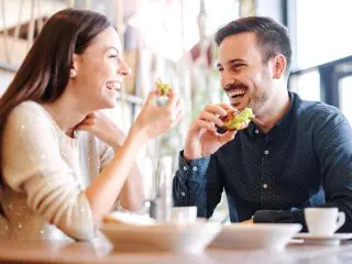 夫婦2人の「食費」は平均どのくらいにすべき？ 食費の「節約ポイント」も解説