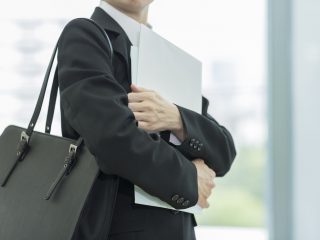 入社して3年間は「昇給なし」と言われました。これは違法でしょうか？