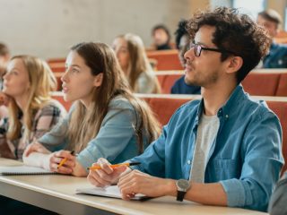 【金欠】大学3年生です。奨学金を飲み代に使いたいのですが、大丈夫ですか…？