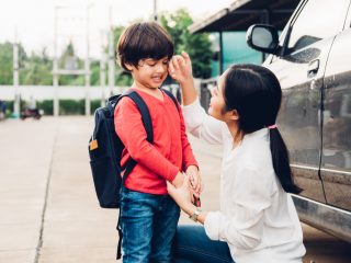 【時短 VS フルタイム】結局どっちの働き方が得？「保育園の送迎」や「育児」との両立はできる？