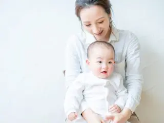 0歳の子どもを「保育園」に通わせたい！「保育料」はどう決まる？「平均費用」はどのくらい？