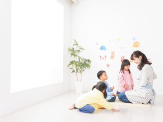 「無償化」の適用タイミングは「保育園・幼稚園」でどう違う？ 満3歳を例に解説