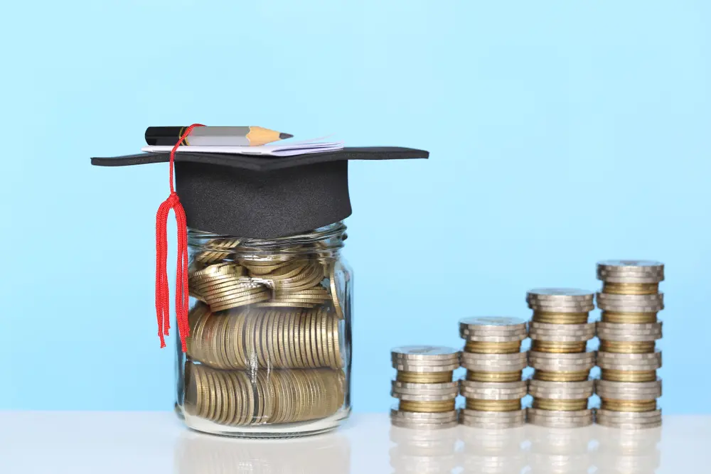 「奨学金」も「高等教育の修学支援制度」も使わず自腹で学費を出すとしたら、4年間で総額いくらになる？