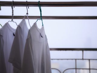 雨で洗濯物が乾かない！「浴室乾燥機」を毎日使うと電気代はいくら？