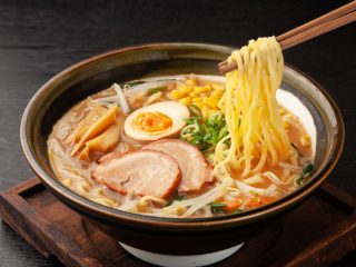 1日1食ラーメン生活を1ヶ月続けたら、出費はどのくらい？「インスタント」と「ラーメン屋」で比べてみた！