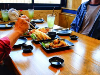 ファミレスで注文した料理を食べきれませんでした…「持ち帰り」ってアリですか？