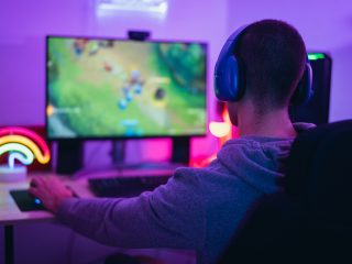 「ゲームの発売日なので休みます」はアリ？ 有休を使用しても問題ない？