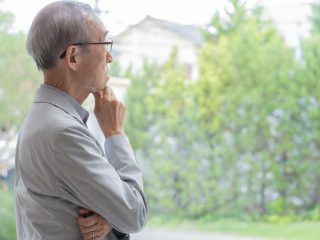 いつも無計画の父が「月の年金14万だけで老後は過ごせる」と言い張るのですが、その額で老後は乗り切れますか？