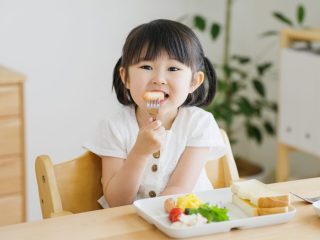 子育て世帯の食費の適正価格はいくら？ 初夏を乗り切る食費節約術を把握しよう