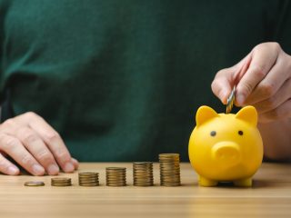 退職金を「2000万円」受け取ったら税金はいくらかかる？「勤続25年」のケースで検証