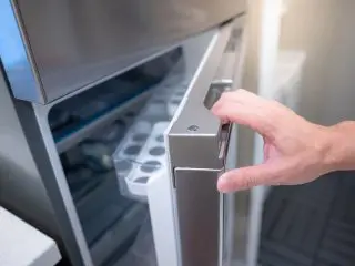 冷蔵庫は消費電力量が「大きい」！冷蔵庫の電気代を抑える秘訣をご紹介